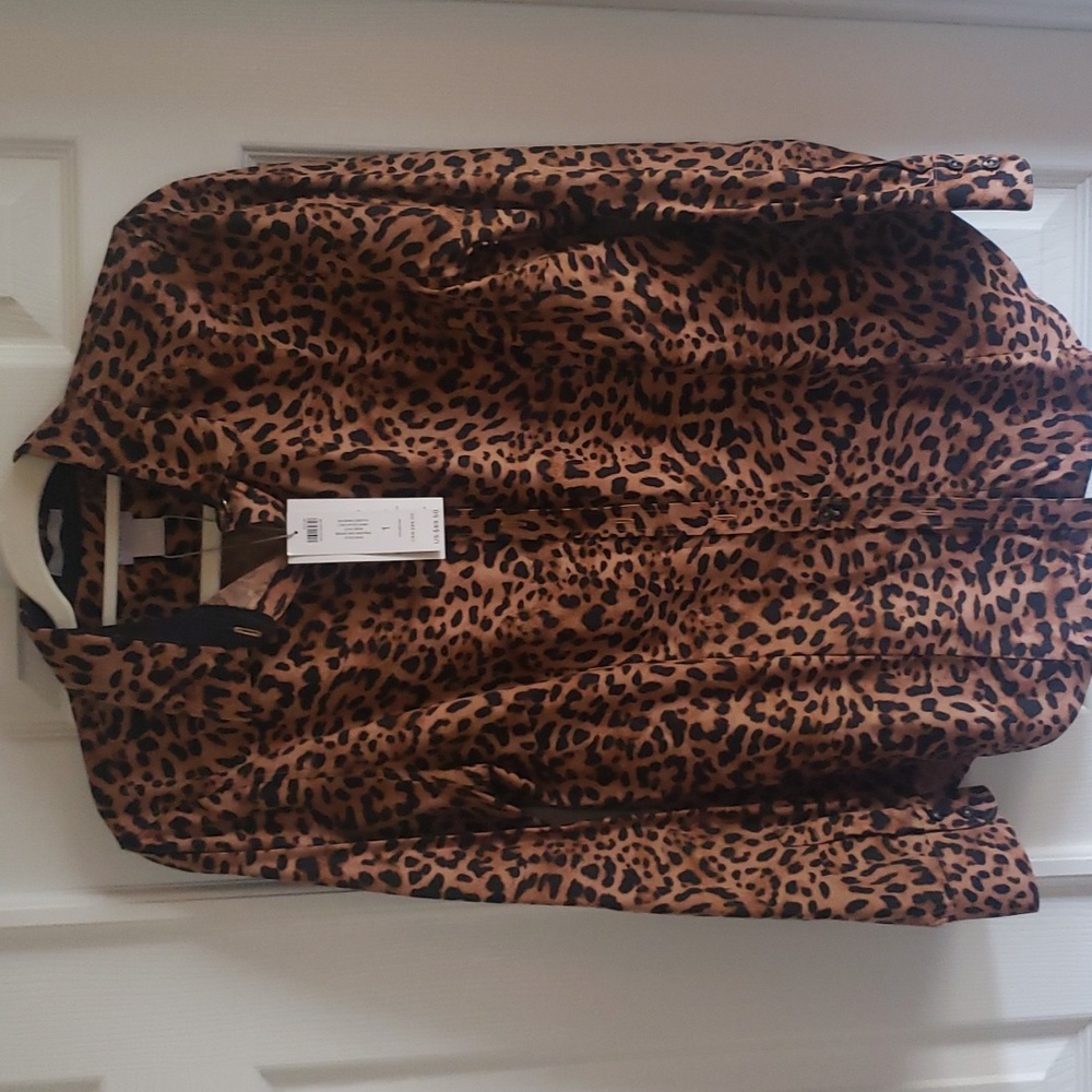 Nwt no iron leopard button down blouse